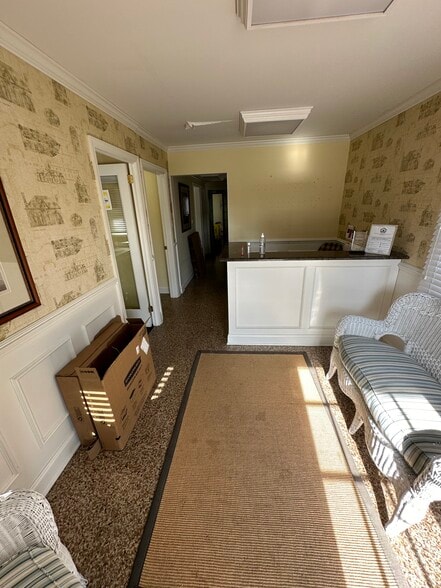 545 Route 35 North, Mantoloking, NJ for sale - Interior Photo - Image 3 of 3