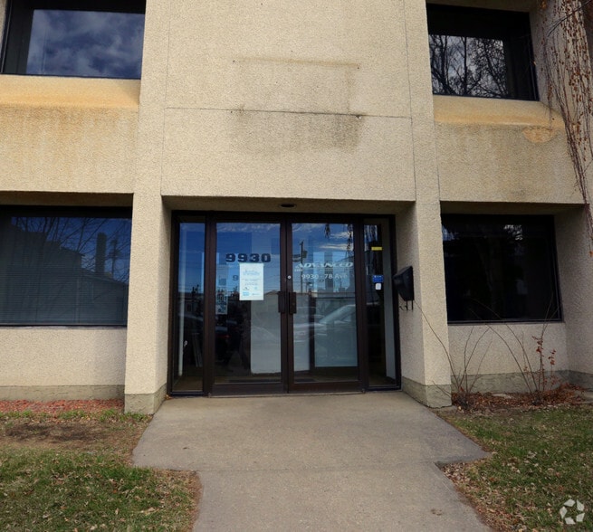 9930 78th Ave NW, Edmonton, AB for lease - Building Photo - Image 2 of 3