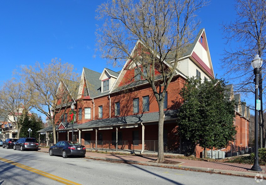 637 Main St, Laurel, MD à vendre - Photo principale - Image 1 de 11