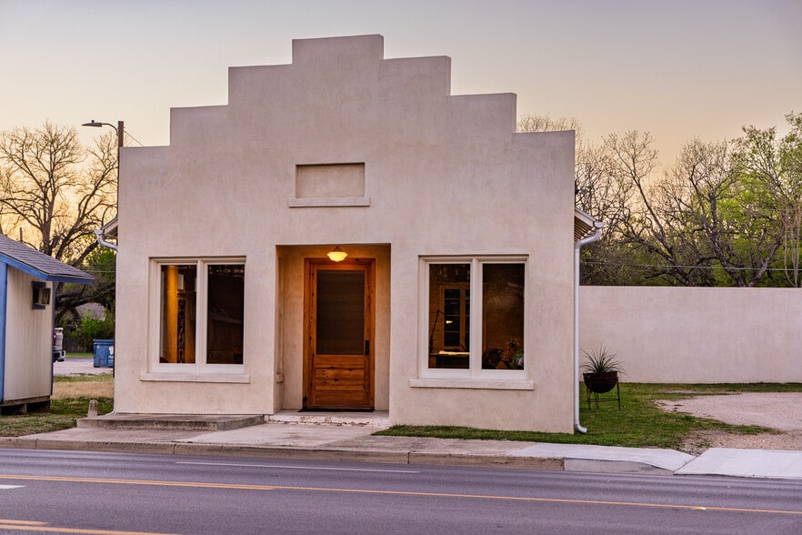 416 Texas 27, Comfort, TX for sale - Primary Photo - Image 1 of 46