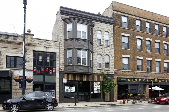 Plus de détails pour 2428 N Lincoln Ave, Chicago, IL - Commerce de détail à louer