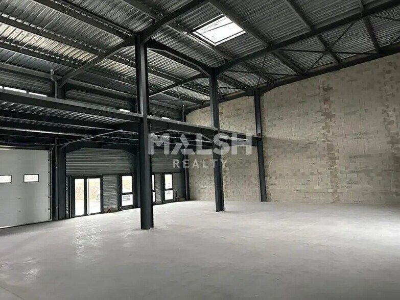 Flex dans Bourgoin-Jallieu à louer - Photo du bâtiment - Image 2 de 10
