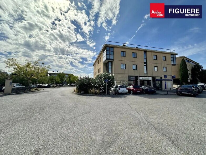 5 Allée Des Banquiers, Aix-en-Provence à louer - Photo du bâtiment - Image 2 de 11