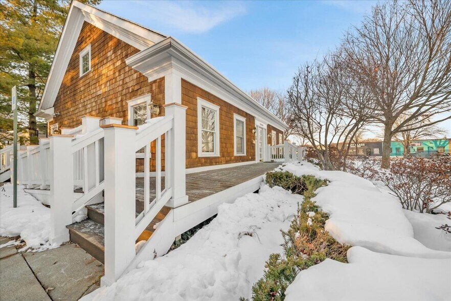 907 W 14 Mile Rd, Clawson, MI à vendre - Photo du bâtiment - Image 2 de 34