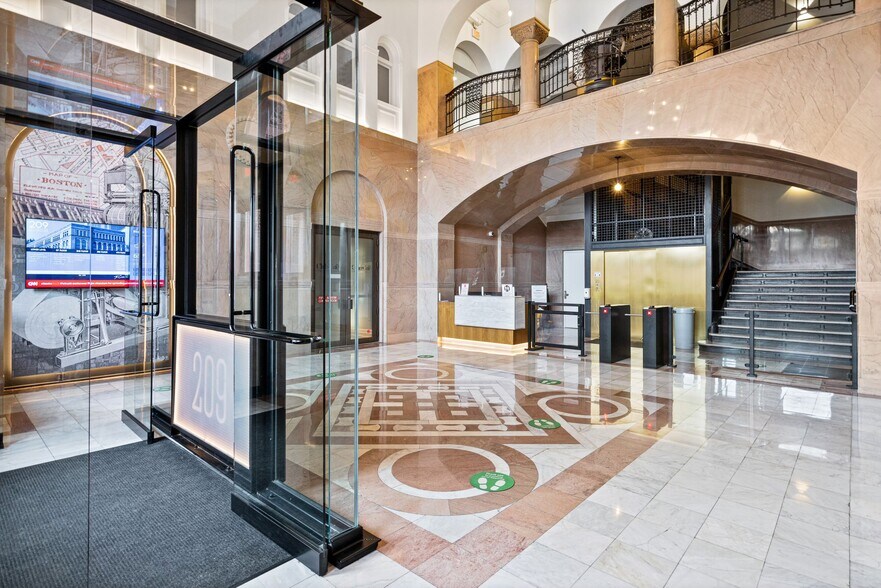 209 Columbus Ave, Boston, MA à louer - Hall d’entrée - Image 2 de 5