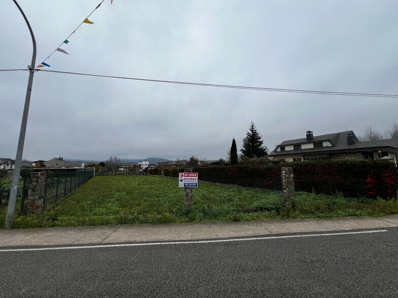 la, 7, Carracedelo, León à vendre - Photo du bâtiment - Image 2 de 3