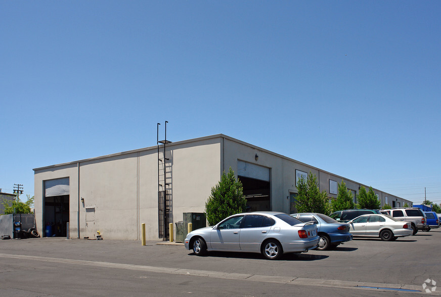 4263-4273 Power Inn Rd, Sacramento, CA for lease - Building Photo - Image 3 of 3