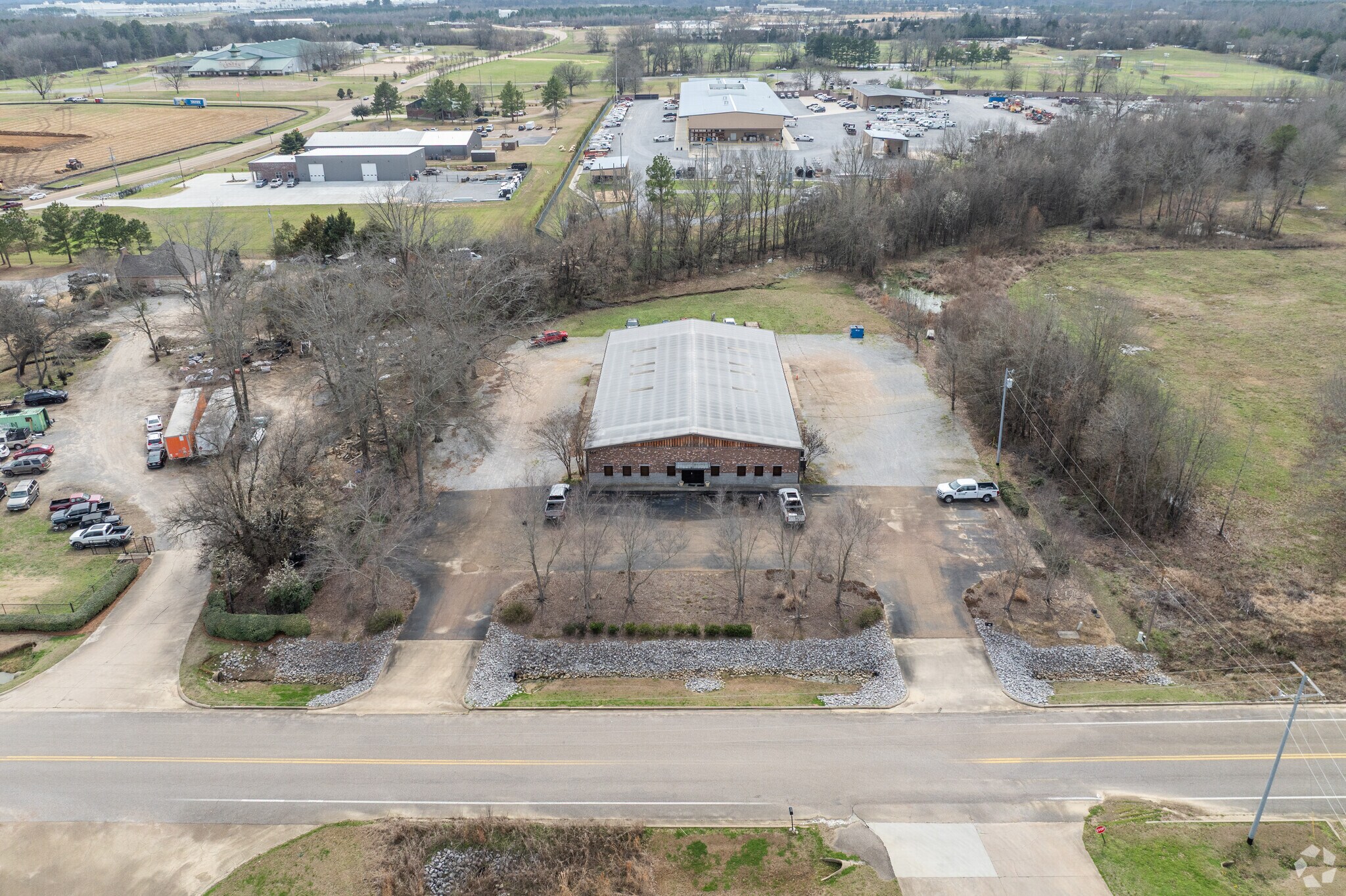 238 Commercial Pky, Canton, MS à louer Photo principale- Image 1 de 21