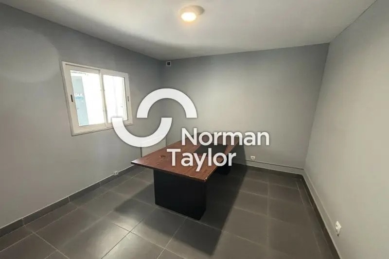 Office in Montpellier for lease - Interior Photo - Image 3 of 6