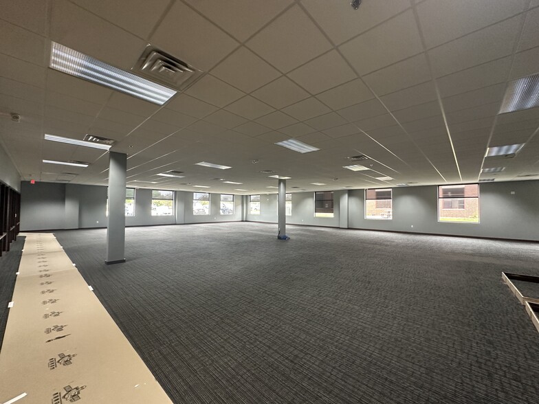 2301 Jones Blvd, Coralville, IA à louer - Photo du bâtiment - Image 2 de 19