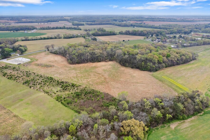 23.02 Acres US Highway 72, Athens, AL à vendre - Photo du bâtiment - Image 2 de 12