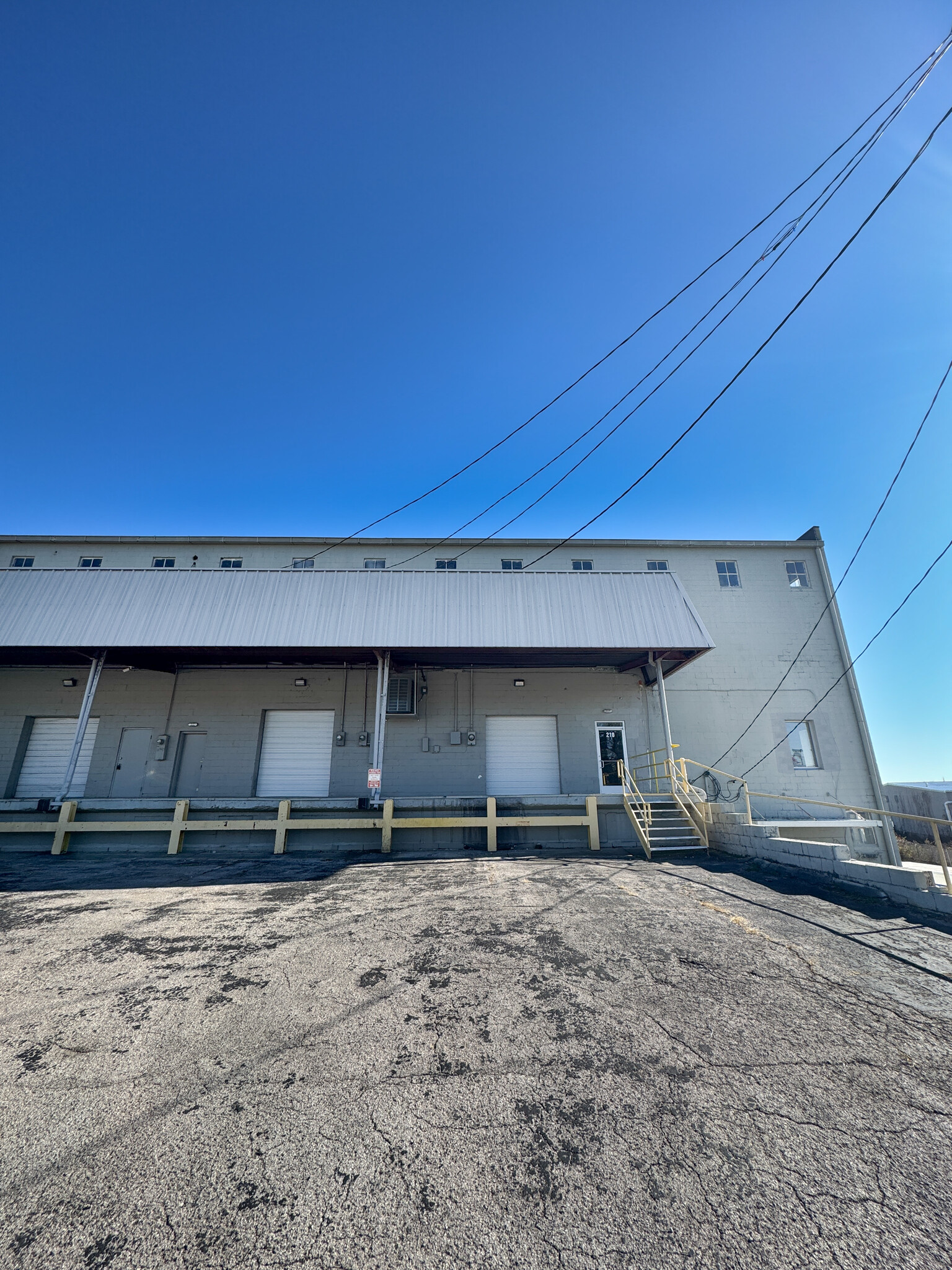 1411 Elm Hill Pike, Nashville, TN for lease Building Photo- Image 1 of 8