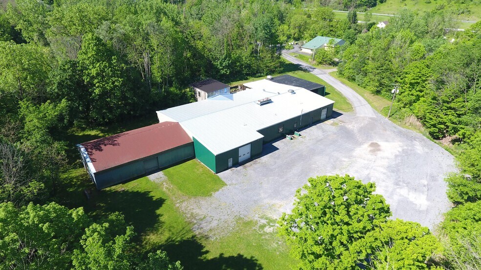 2514 Foundry Pl, Clayville, NY à louer - Photo du bâtiment - Image 2 de 2