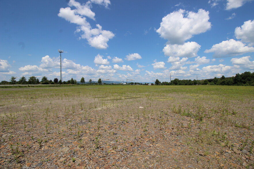 225 Keystone Ave, Jenkins Township, PA for lease - Building Photo - Image 2 of 2