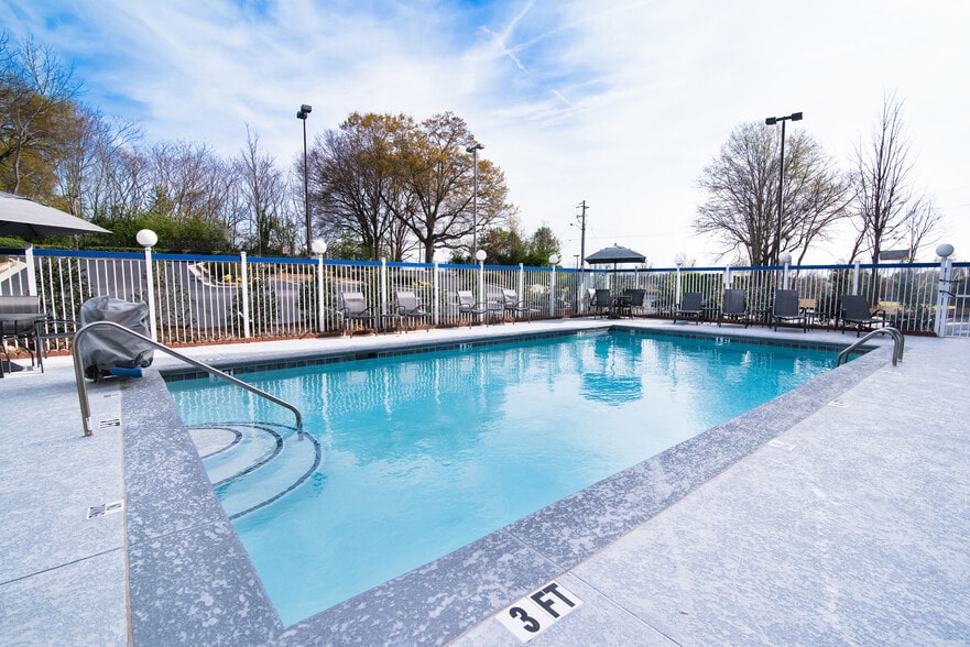 2020 Sullivan Rd, Atlanta, GA for sale - Building Photo - Image 2 of 12