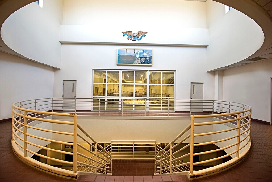 100 William Loeb Dr, Manchester, NH à louer - Photo intérieure - Image 3 de 3