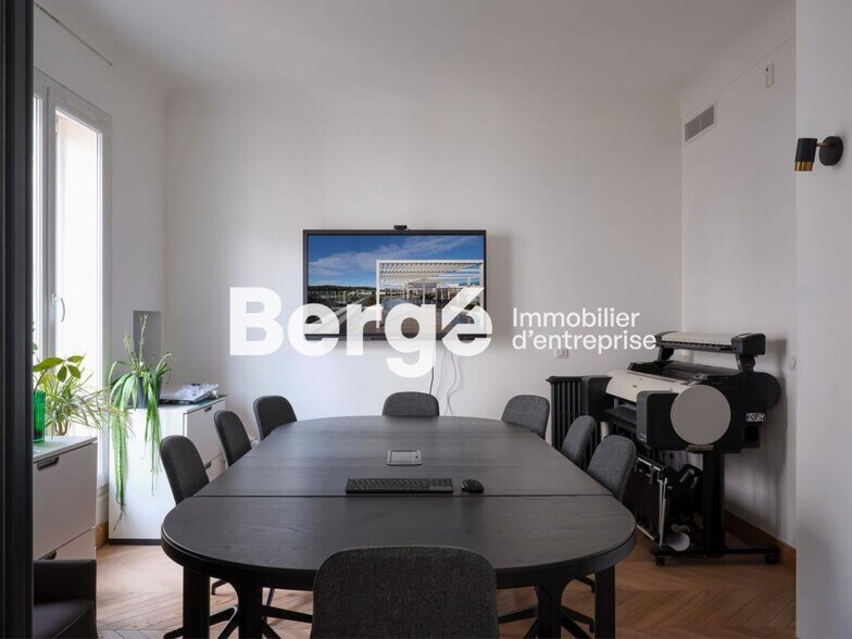 Office in Cannes for sale - Interior Photo - Image 1 of 19