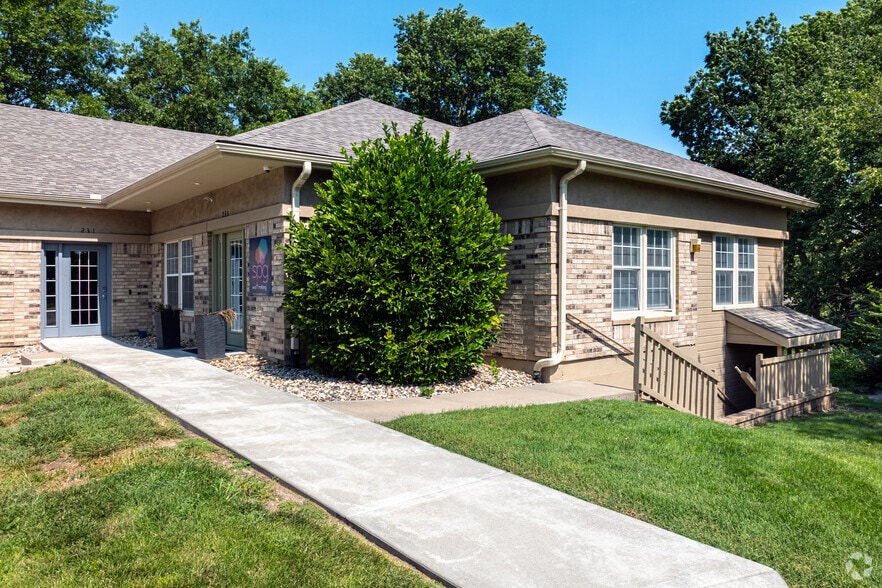 231-235 SW Noel St, Lee's Summit, MO for lease - Building Photo - Image 2 of 12