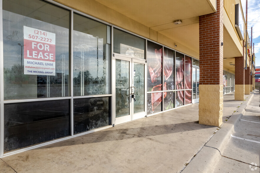 913 E Berry St, Fort Worth, TX for lease - Building Photo - Image 2 of 5