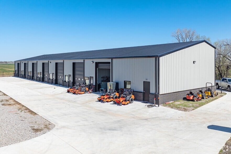 121 Airport Rd, Goldsby, OK for lease - Building Photo - Image 3 of 14