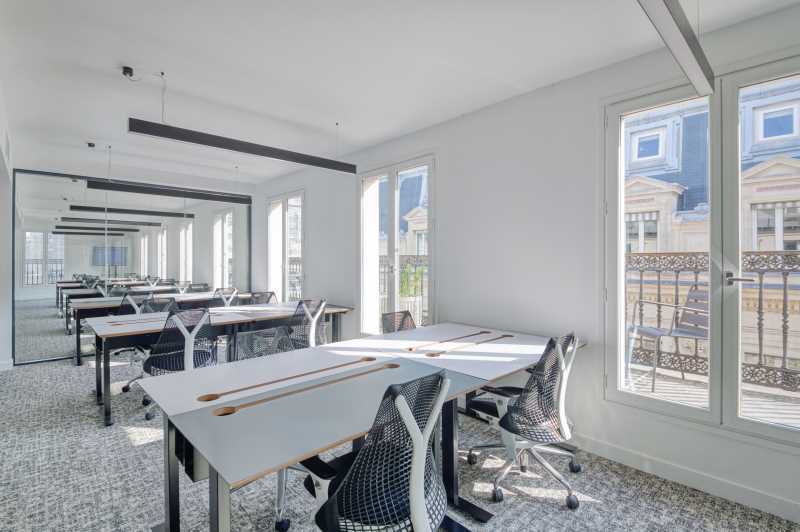 Coworking Space in Paris for lease - Building Photo - Image 3 of 15
