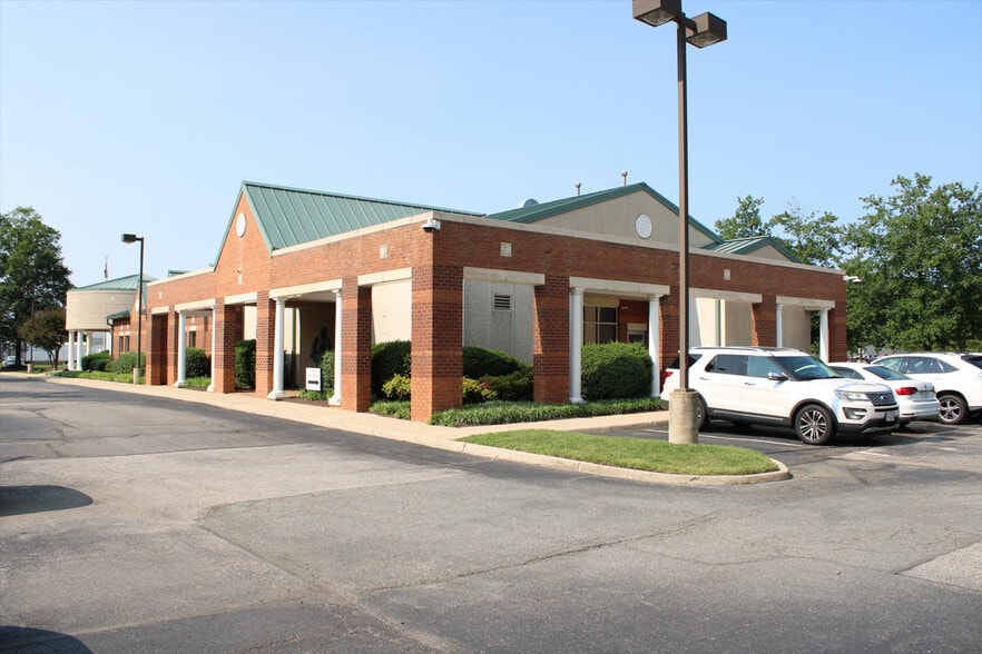 4605 Commerce Rd, Richmond, VA à vendre - Photo du bâtiment - Image 3 de 9