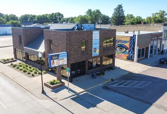 Plus de détails pour 102 W 5th St, Canton, SD - Commerce de détail à vendre