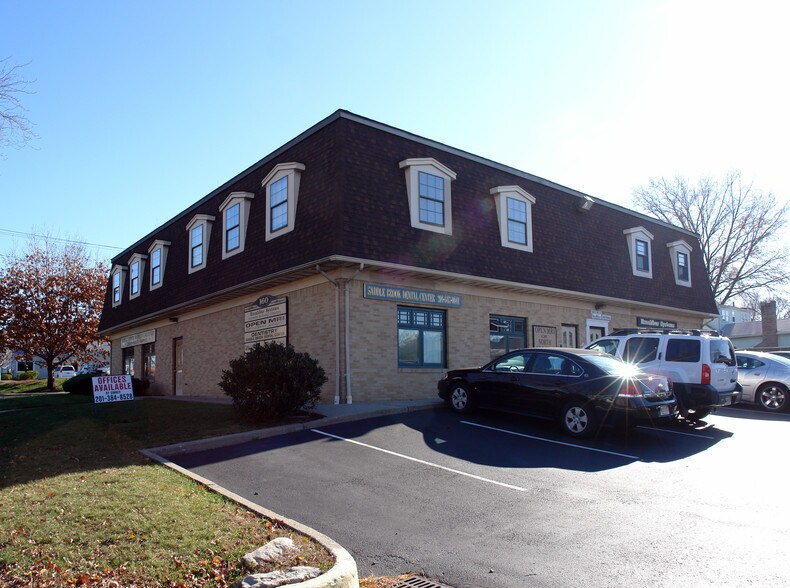 160 Market St, Saddle Brook, NJ à louer - Photo du bâtiment - Image 3 de 5
