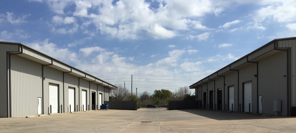 5275 Barker Cypress Rd, Houston, TX à louer - Photo du bâtiment - Image 3 de 6