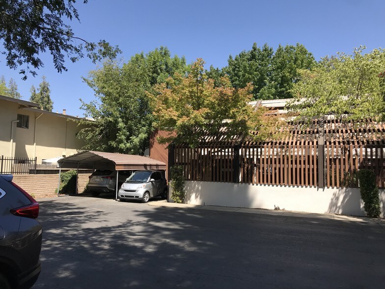 4685 N Cedar Ave, Fresno, CA à vendre - Photo du bâtiment - Image 3 de 27