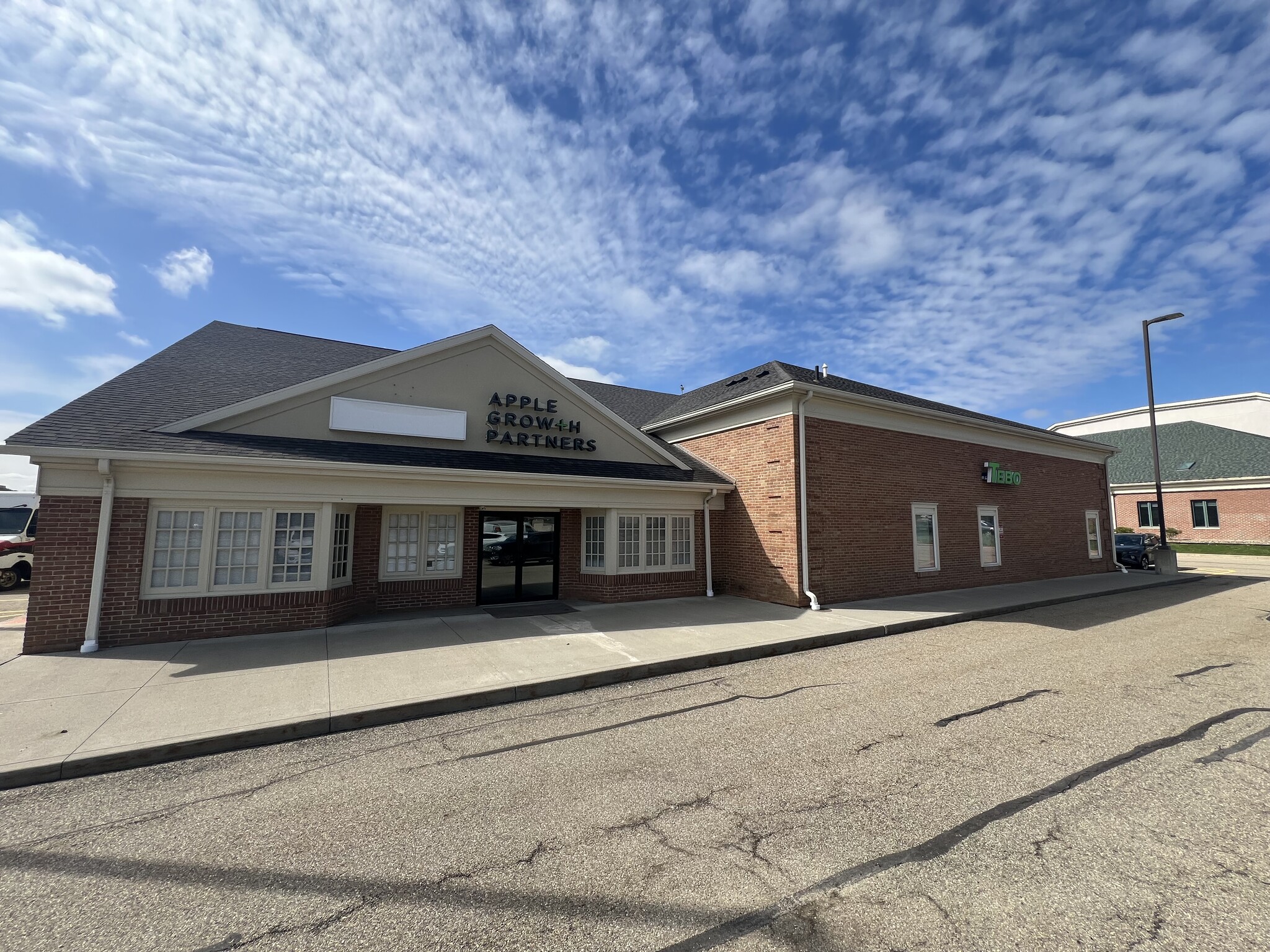 4740 Belpar St NW, Canton, OH for lease Building Photo- Image 1 of 3
