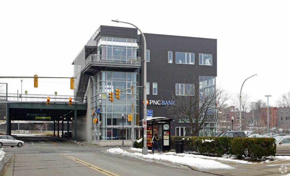 5932-5996 Penn Cir S, Pittsburgh, PA à louer - Photo du bâtiment - Image 2 de 4