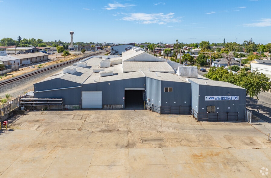 418 N Sacramento St, Lodi, CA for lease - Building Photo - Image 3 of 8