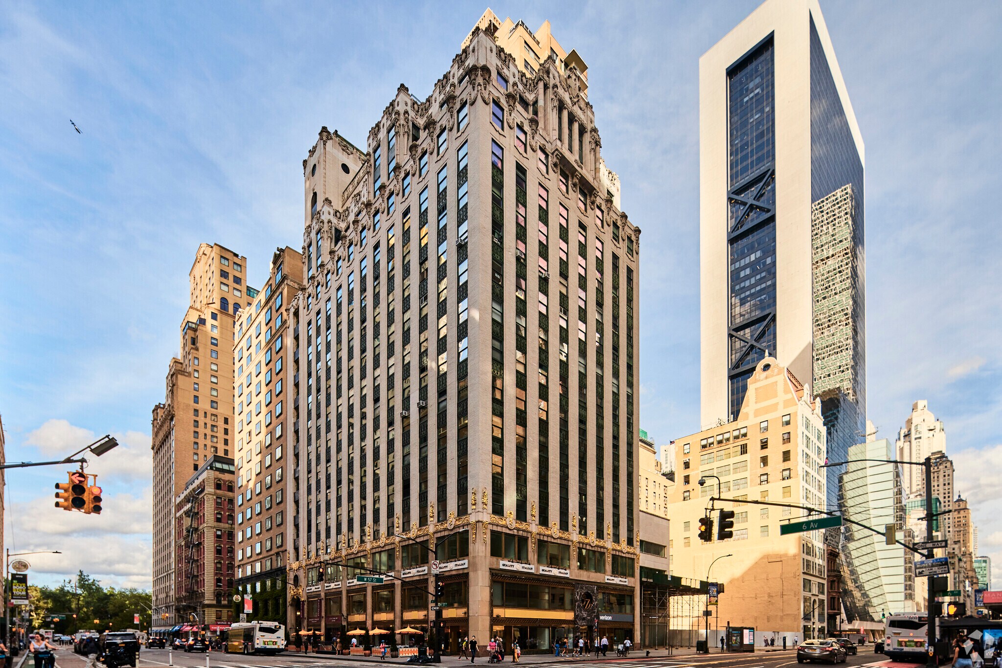 57 W 57th St, New York, NY à louer Photo du bâtiment- Image 1 de 15