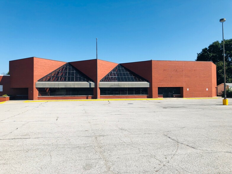 1033 Indianapolis Rd, Greencastle, IN for sale - Building Photo - Image 1 of 1