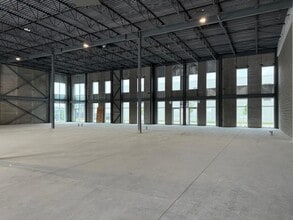 125 Goddard Cres, Cambridge, ON for lease Interior Photo- Image 1 of 2