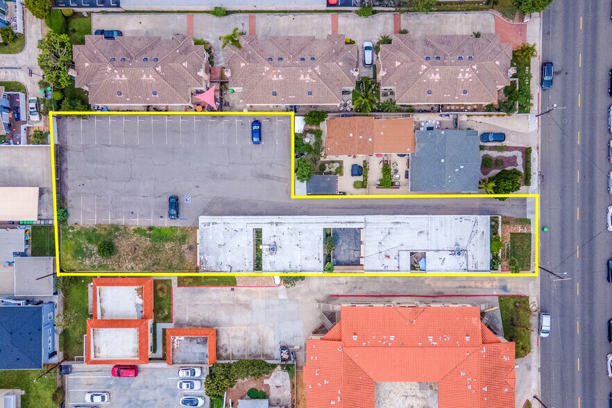 181 E 18th St, Costa Mesa, CA à louer - Photo du bâtiment - Image 3 de 13