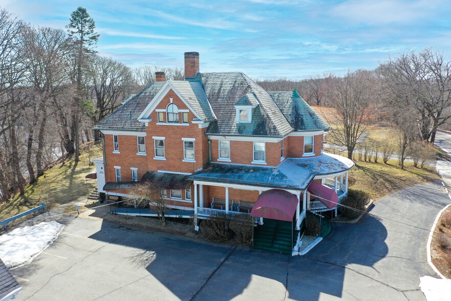 1501 Lonsdale Ave, Lincoln, RI for sale - Primary Photo - Image 1 of 79