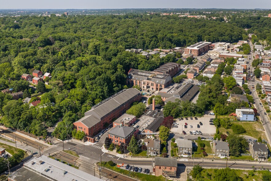 Clipper Mill Portfolio portefeuille de 5 propriétés à vendre sur LoopNet.ca - Photo du bâtiment - Image 2 de 41