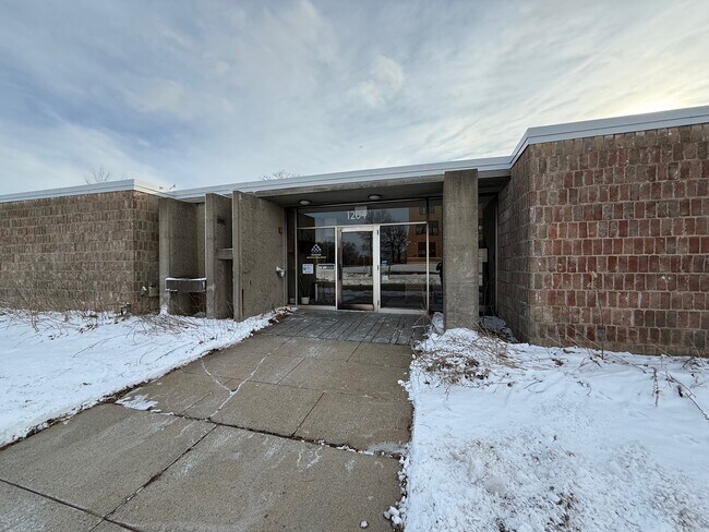 Plus de détails pour 1204 7th St S, Saint Cloud, MN - Bureau à vendre