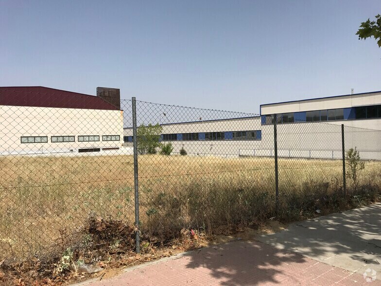 Calle Carpinteros, 2504, Boadilla del Monte, Madrid à vendre - Photo du bâtiment - Image 3 de 4