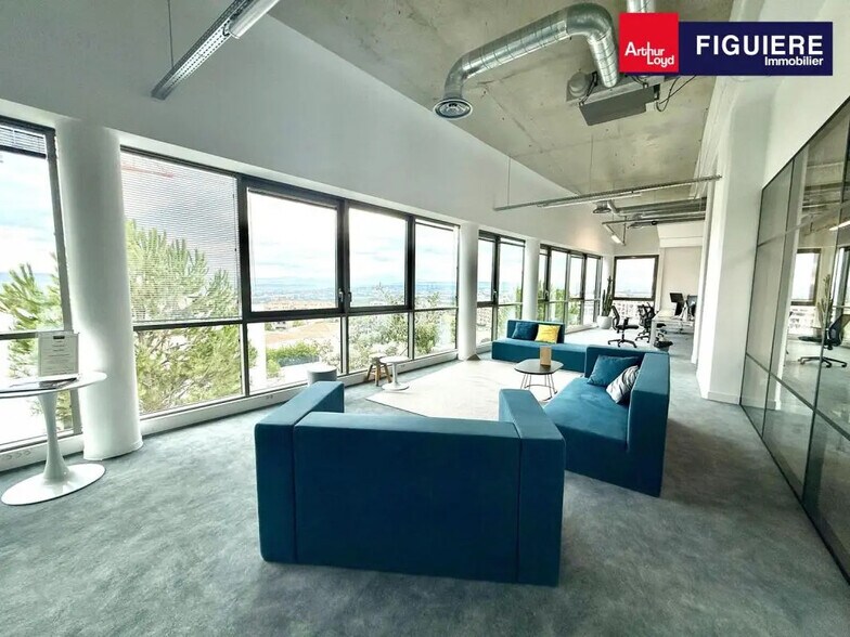 Bureau dans Aix-en-Provence à louer - Photo du bâtiment - Image 1 de 24