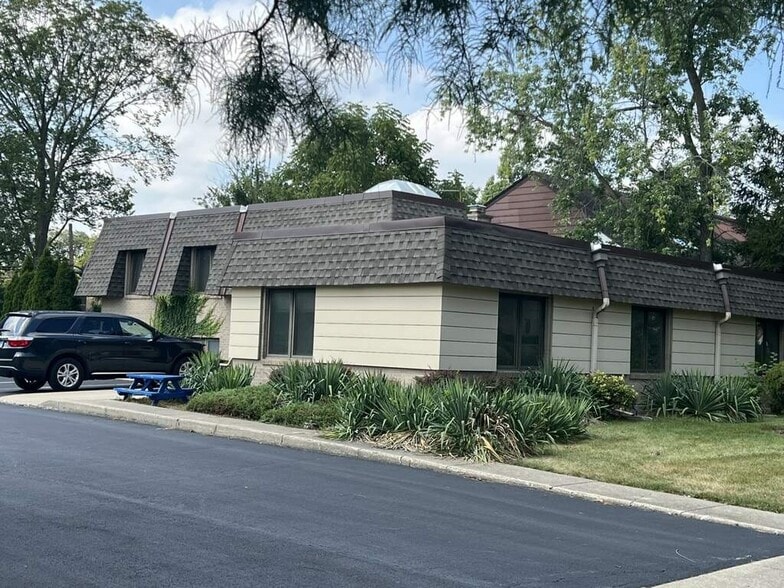 240 N West Ave, Elmhurst, IL à vendre - Photo du bâtiment - Image 3 de 22