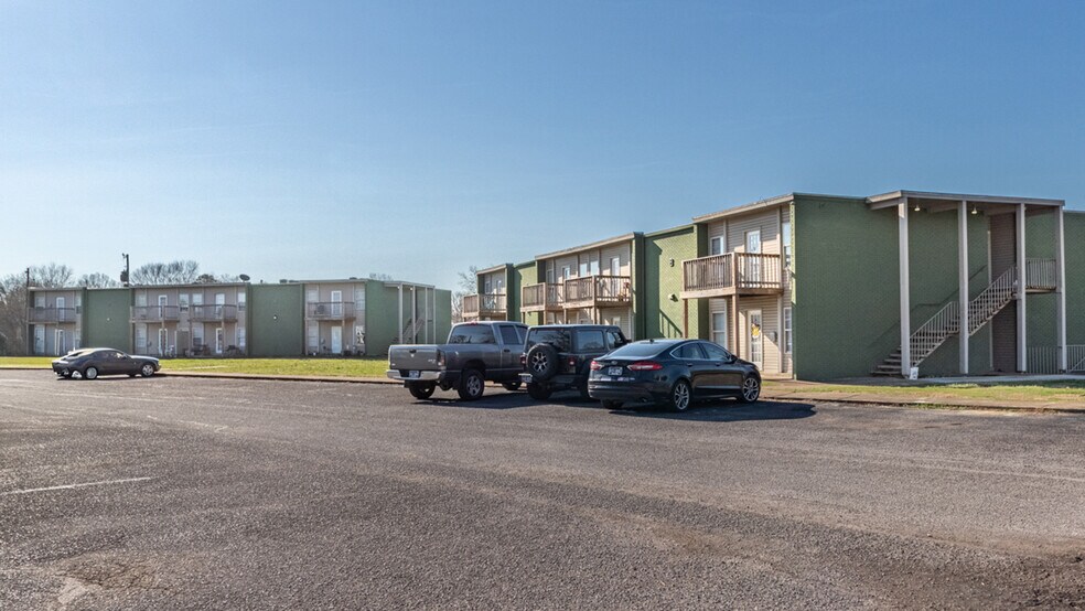 407 N College St, Tullahoma, TN à vendre - Photo principale - Image 1 de 47