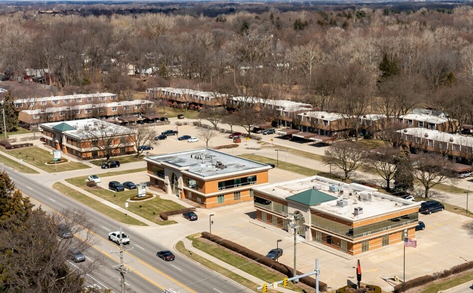37020 Garfield Rd, Clinton Township, MI à louer - Photo du bâtiment - Image 1 de 7