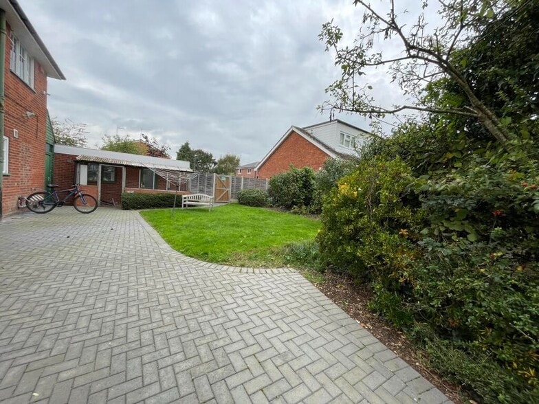21 Station Rd, Studley for sale - Building Photo - Image 3 of 6