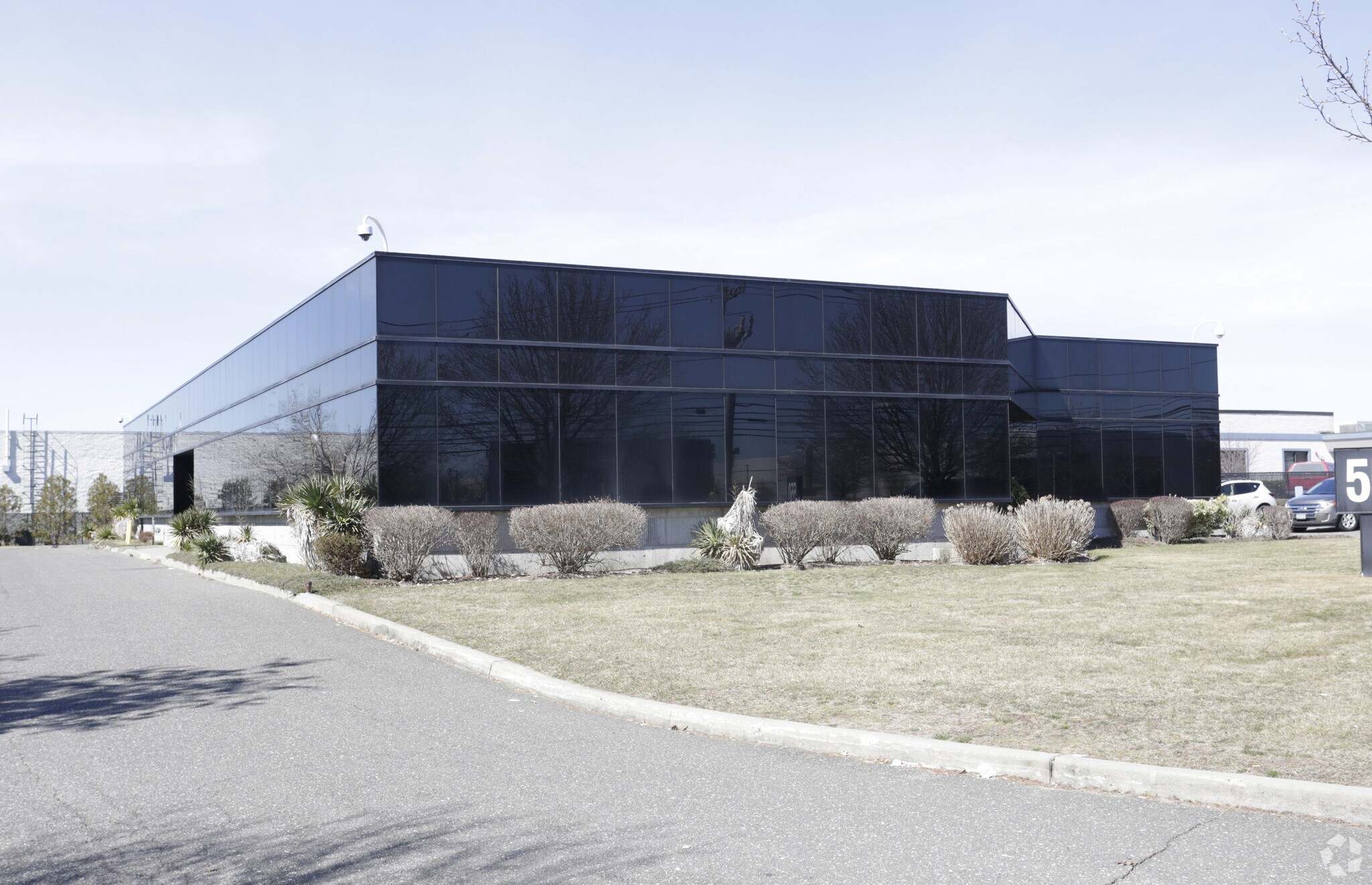 550 Johnson Ave, Bohemia, NY à vendre Photo principale- Image 1 de 5