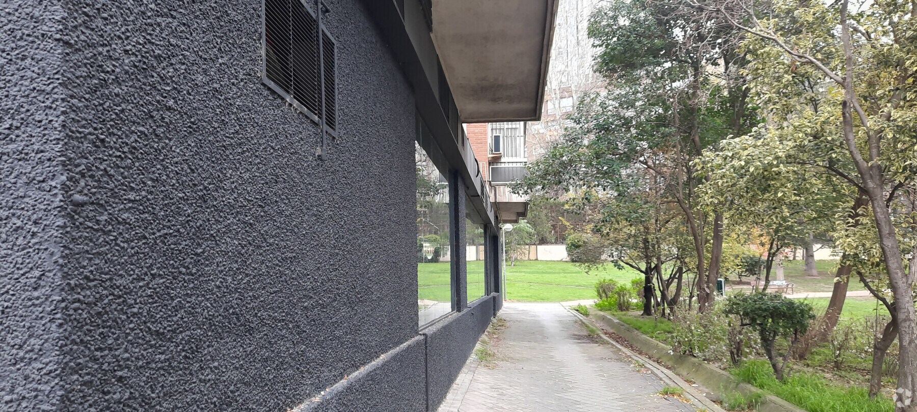 Calle del Condado de Treviño, Madrid, MAD 28033 - Unit Puerta 04, Esc. 1 -  - Interior Photo - Image 2 of 4