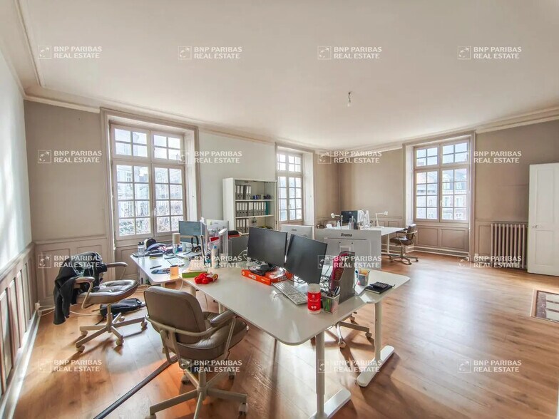 Office in Rennes for lease - Interior Photo - Image 2 of 10