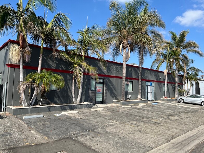 3265 E 59th St, Long Beach, CA for lease - Building Photo - Image 2 of 9